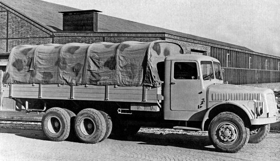 Иллюстрация к книге — Автонашествие на СССР. Трофейные и лендлизовские автомобили [i_098.jpg]