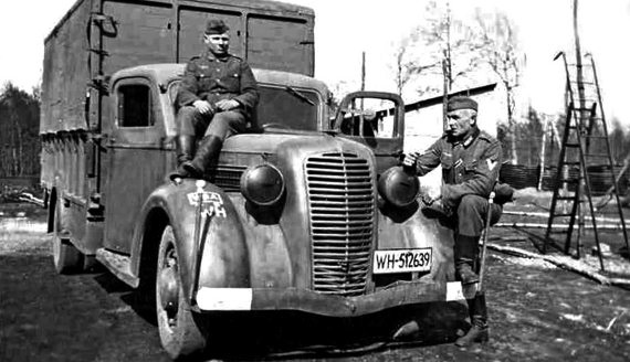 Иллюстрация к книге — Автонашествие на СССР. Трофейные и лендлизовские автомобили [i_127.jpg]