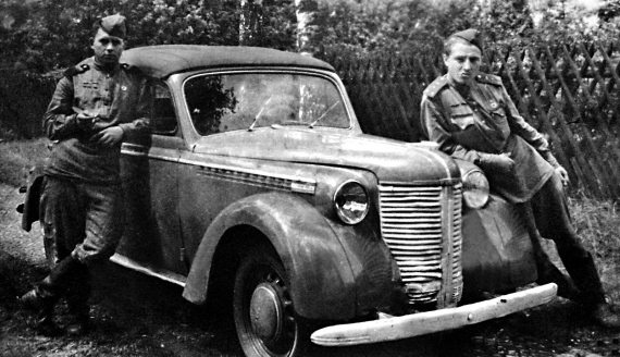 Иллюстрация к книге — Автонашествие на СССР. Трофейные и лендлизовские автомобили [i_129.jpg]