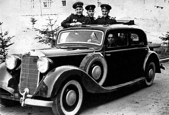 Иллюстрация к книге — Автонашествие на СССР. Трофейные и лендлизовские автомобили [i_130.jpg]