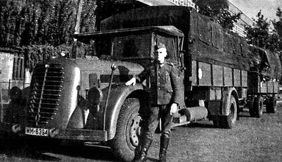 Иллюстрация к книге — Автонашествие на СССР. Трофейные и лендлизовские автомобили [i_135.jpg]