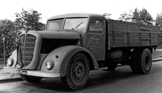 Иллюстрация к книге — Автонашествие на СССР. Трофейные и лендлизовские автомобили [i_136.jpg]