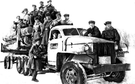 Иллюстрация к книге — Автонашествие на СССР. Трофейные и лендлизовские автомобили [i_157.jpg]