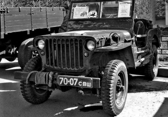 Иллюстрация к книге — Автонашествие на СССР. Трофейные и лендлизовские автомобили [i_166.jpg]