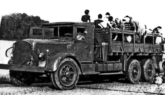 Иллюстрация к книге — Автонашествие на СССР. Трофейные и лендлизовские автомобили [i_189.jpg]