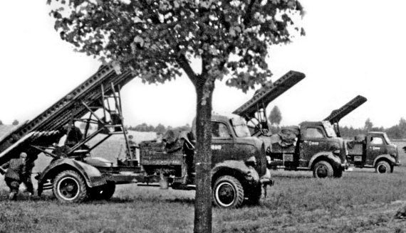 Иллюстрация к книге — Автонашествие на СССР. Трофейные и лендлизовские автомобили [i_203.jpg]