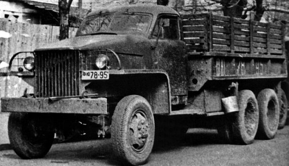 Иллюстрация к книге — Автонашествие на СССР. Трофейные и лендлизовские автомобили [i_216.jpg]