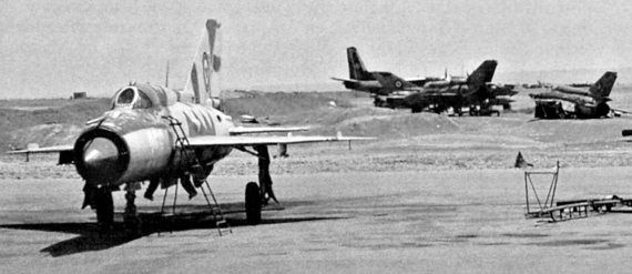 Иллюстрация к книге — Выжженное небо Афгана. Боевая авиация в Афганской войне [i_033.jpg]