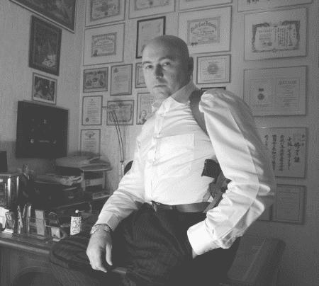 Иллюстрация к книге — Записки разумного авантюриста. Зазеркалье спецслужб [i_034.jpg]