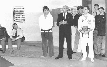 Иллюстрация к книге — Записки разумного авантюриста. Зазеркалье спецслужб [i_062.jpg]