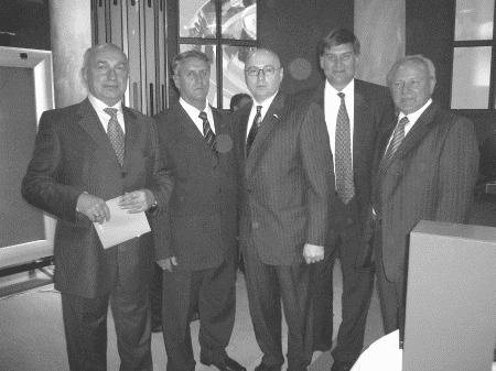 Иллюстрация к книге — Записки разумного авантюриста. Зазеркалье спецслужб [i_075.jpg]