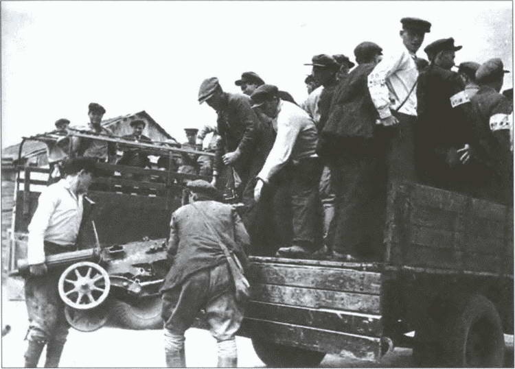 Иллюстрация к книге — Разделяй и властвуй. Нацистская оккупационная политика [i_030.jpg]