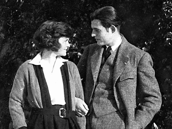 Иллюстрация к книге — Миссис Хемингуэй [i_002.jpg]