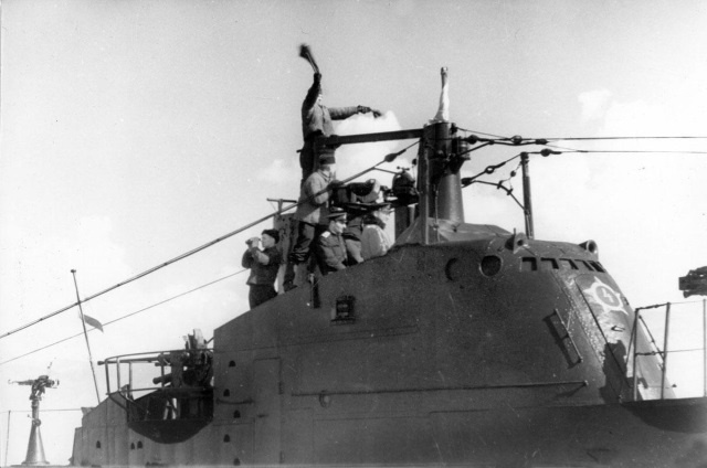 Иллюстрация к книге — Герои Черноморского Подплава [i_102.jpg]