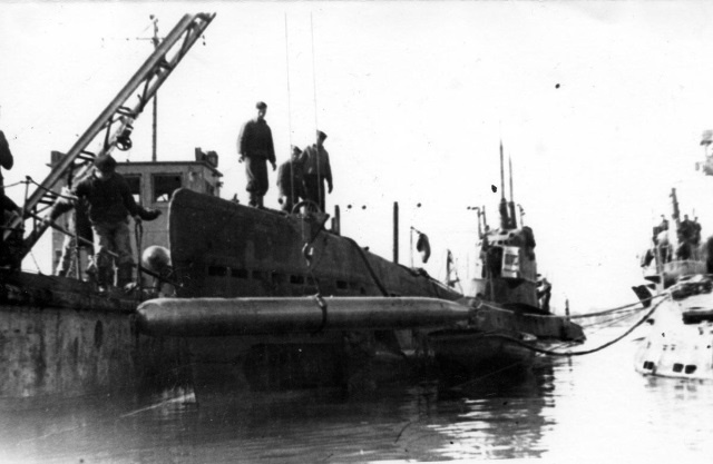 Иллюстрация к книге — Герои Черноморского Подплава [i_103.jpg]