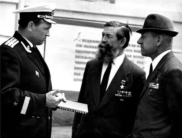 Иллюстрация к книге — Герои Черноморского Подплава [i_200.jpg]