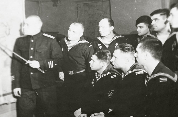 Иллюстрация к книге — Подводник-североморец Израиль Фисанович [i_059.jpg]