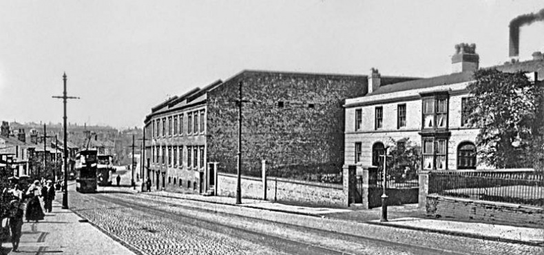 Иллюстрация к книге — «Острые козырьки»: как это было. Билли Кимбер, «Бирмингемская банда» и ипподромные войны 1920-х [i_020.jpg]