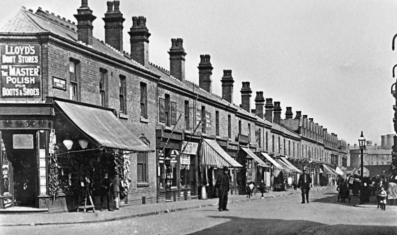 Иллюстрация к книге — «Острые козырьки»: как это было. Билли Кимбер, «Бирмингемская банда» и ипподромные войны 1920-х [i_023.jpg]