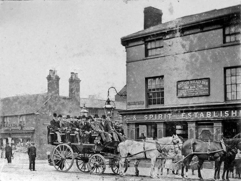 Иллюстрация к книге — «Острые козырьки»: как это было. Билли Кимбер, «Бирмингемская банда» и ипподромные войны 1920-х [i_029.jpg]