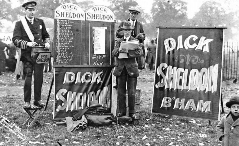 Иллюстрация к книге — «Острые козырьки»: как это было. Билли Кимбер, «Бирмингемская банда» и ипподромные войны 1920-х [i_031.jpg]