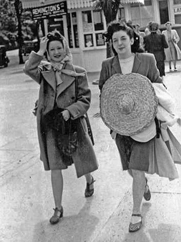 Иллюстрация к книге — «Острые козырьки»: как это было. Билли Кимбер, «Бирмингемская банда» и ипподромные войны 1920-х [i_046.jpg]