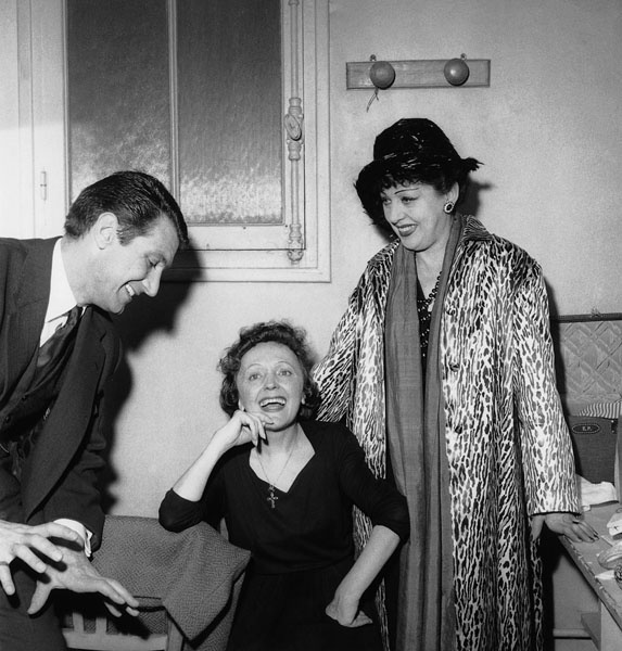 Иллюстрация к книге — Эдит Пиаф. Без любви мы - ничто [i_017.jpg]