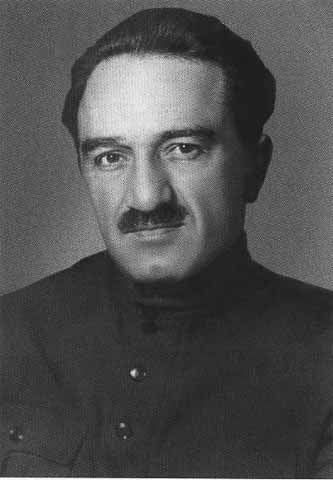 Иллюстрация к книге — Окружение Сталина [i_010.jpg]