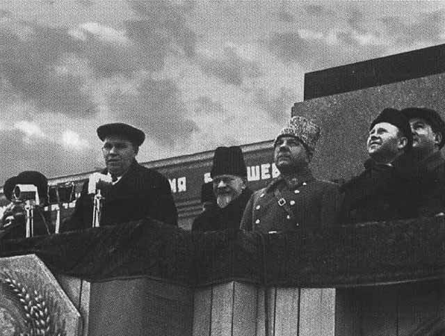 Иллюстрация к книге — Окружение Сталина [i_029.jpg]