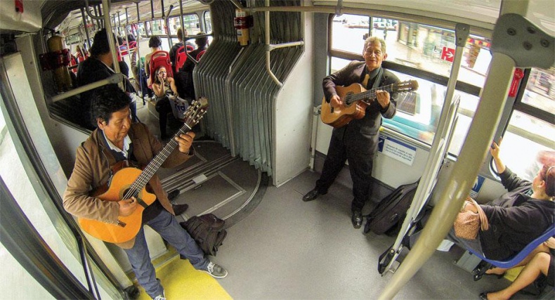 Иллюстрация к книге — Рома едет. Вокруг света без гроша в кармане [_100.jpg]