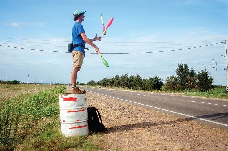 Иллюстрация к книге — Рома едет. Вокруг света без гроша в кармане [_109.jpg]