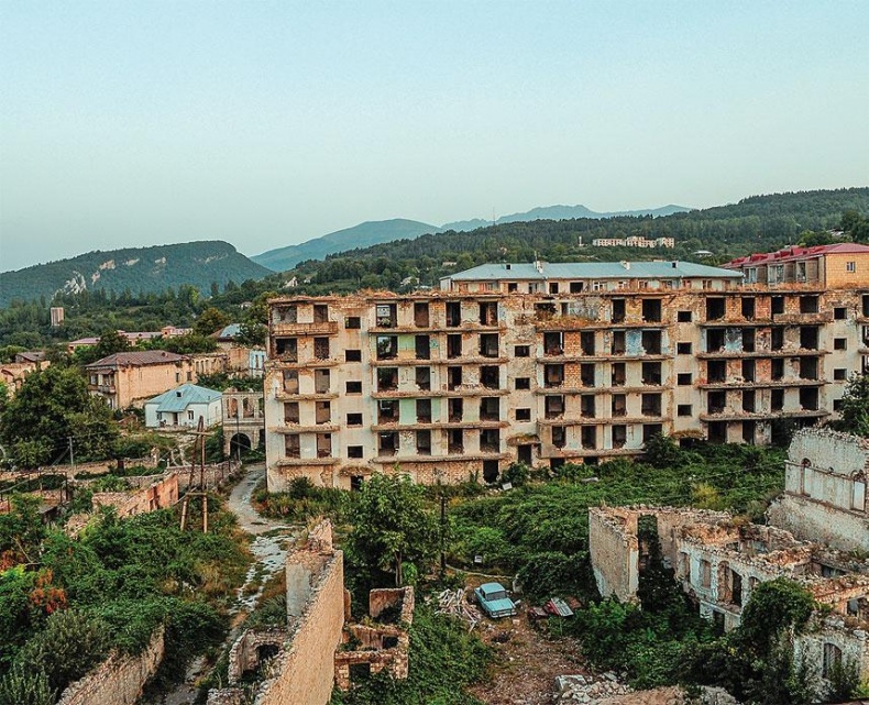 Иллюстрация к книге — Рома едет. Вокруг света без гроша в кармане [_28.jpg]