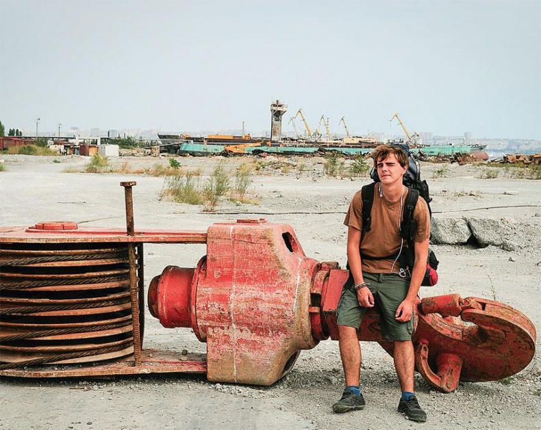 Иллюстрация к книге — Рома едет. Вокруг света без гроша в кармане [_37.jpg]