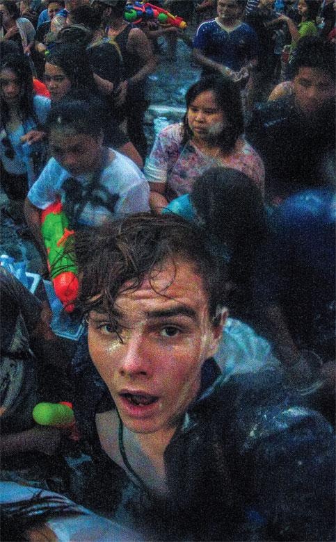 Иллюстрация к книге — Рома едет. Вокруг света без гроша в кармане [_63.jpg]