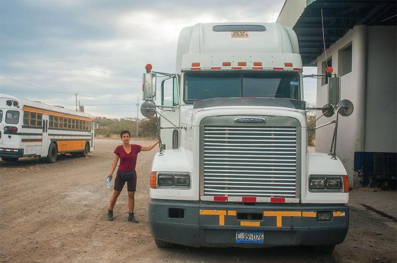 Иллюстрация к книге — Рома едет. Вокруг света без гроша в кармане [_97.jpg]