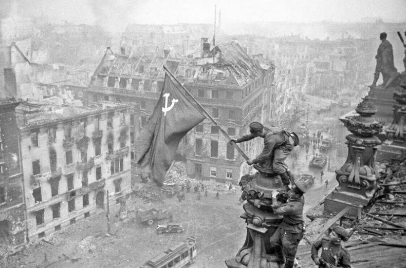 Иллюстрация к книге — Теории заговоров. Кто правит миром? [_02.jpg]