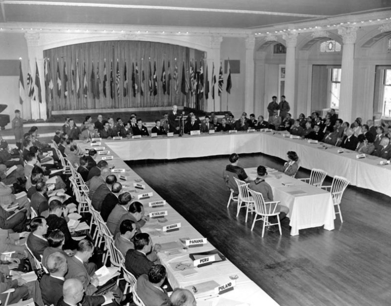 Иллюстрация к книге — Теории заговоров. Кто правит миром? [_25.jpg]