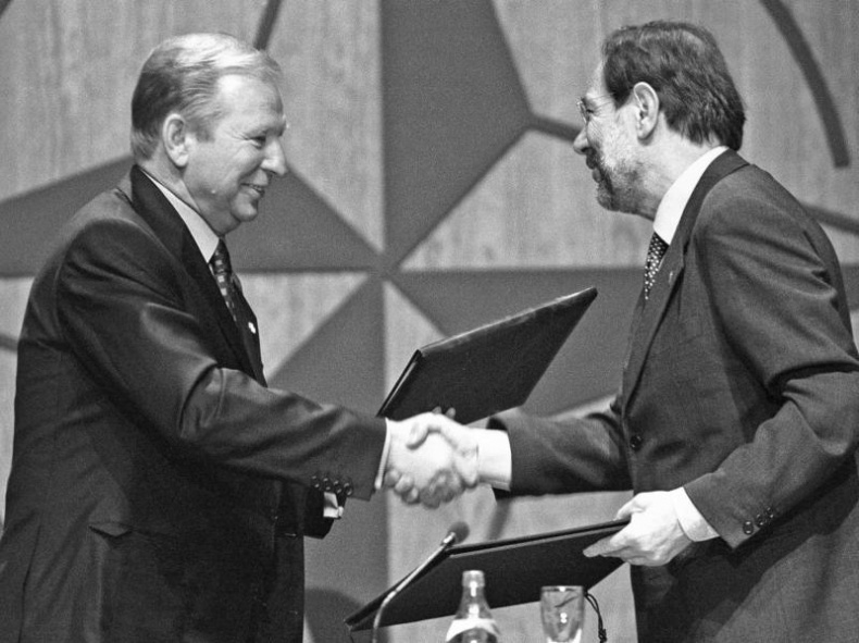 Иллюстрация к книге — Теории заговоров. Кто правит миром? [_34.jpg]