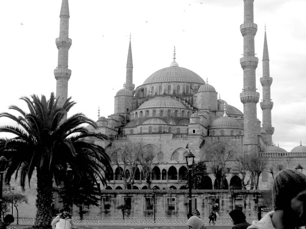 Иллюстрация к книге — Кёсем Султан. Новая загадка Великолепного века [_067.jpg]