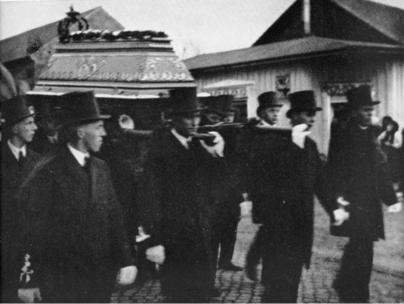 Иллюстрация к книге — Смерть в Берлине. От Веймарской республики до разделенной Германии [i_003.jpg]