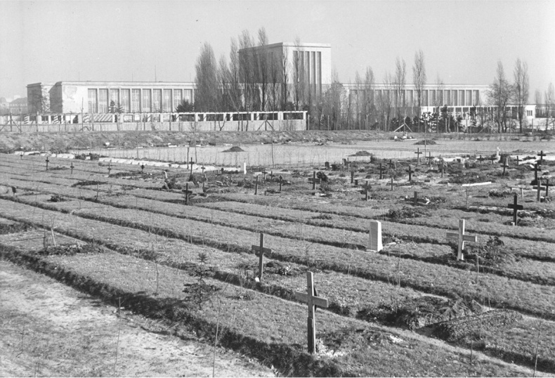 Иллюстрация к книге — Смерть в Берлине. От Веймарской республики до разделенной Германии [i_020.jpg]