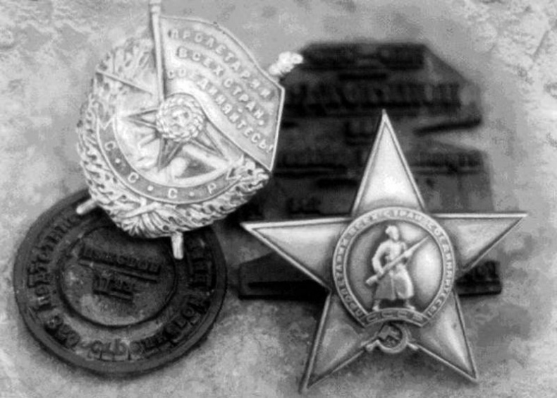 Иллюстрация к книге — «Я убит подо Ржевом». Трагедия Мончаловского «котла» [i_080.jpg]