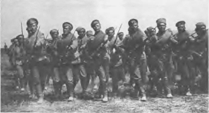 Иллюстрация к книге — "Пушечное мясо" Первой мировой. Пехота в бою [i_003.jpg]