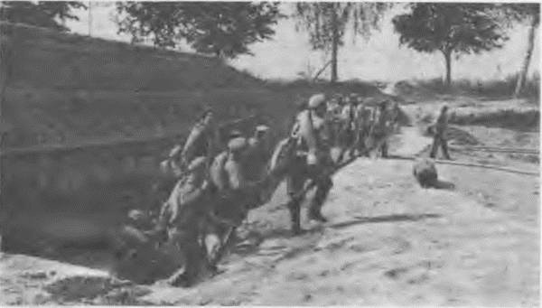 Иллюстрация к книге — "Пушечное мясо" Первой мировой. Пехота в бою [i_133.jpg]