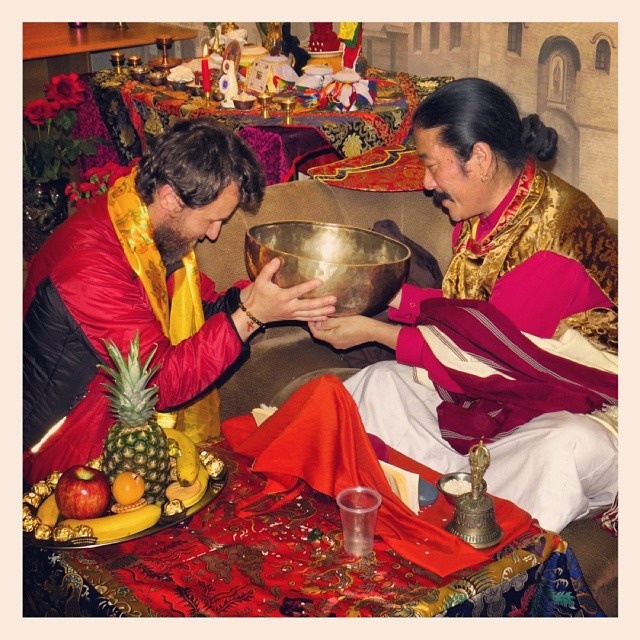 Иллюстрация к книге — Тибетские поющие чаши и универсальная энергия Рэйки [image4_55a8de7d7f9343fb6a6b5784_jpg.jpg]