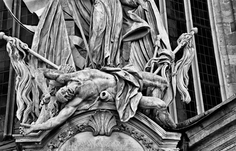 Иллюстрация к книге — Чудо света на Руси под Казанью. Как было на самом деле [i_293.jpg]