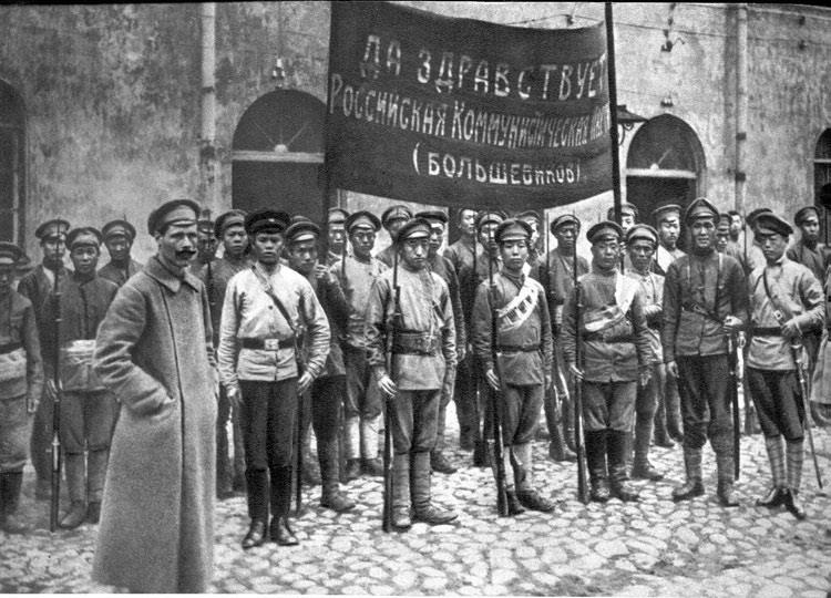 Иллюстрация к книге — Россия в огне Гражданской войны: подлинная история самой страшной братоубийственной войны [i_047.jpg]