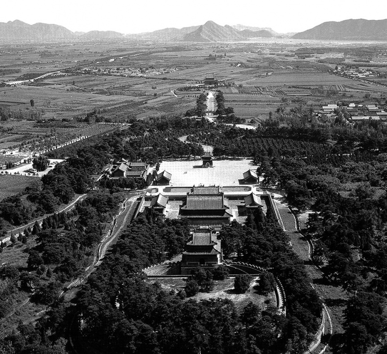 Иллюстрация к книге — Как было на самом деле. Последний путь святого семейства [i_003.jpg]