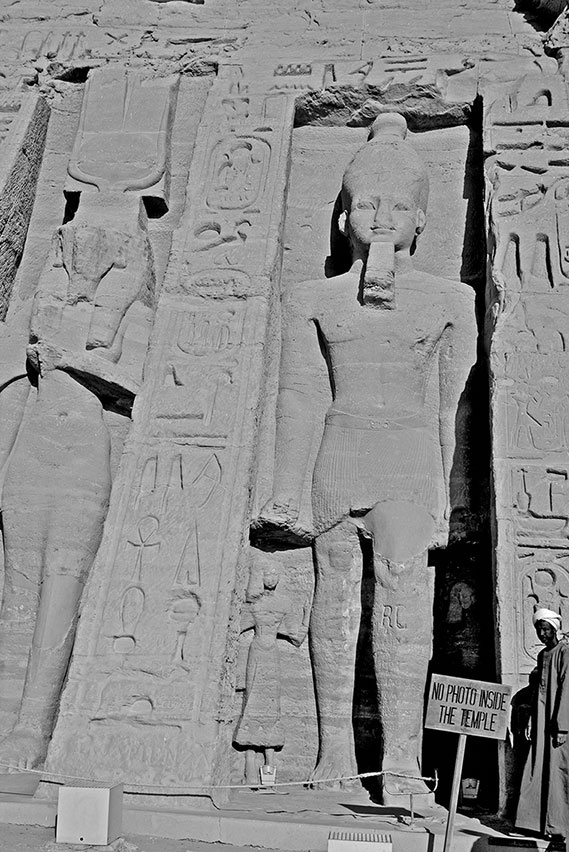 Иллюстрация к книге — Как было на самом деле. Последний путь святого семейства [i_257.jpg]