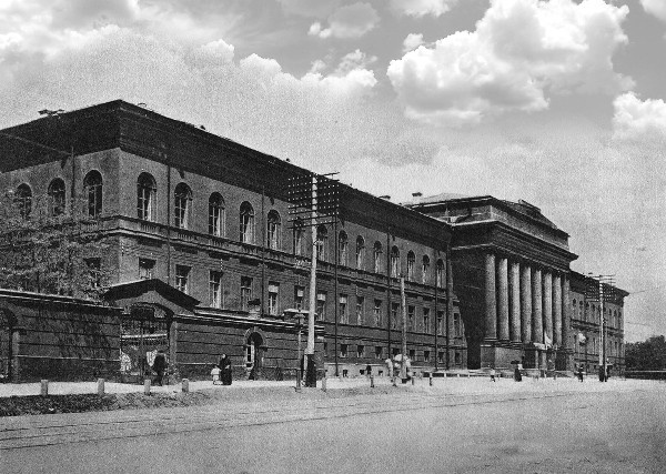 Иллюстрация к книге — Булгаков. Мастер и демоны судьбы [i_008.jpg]